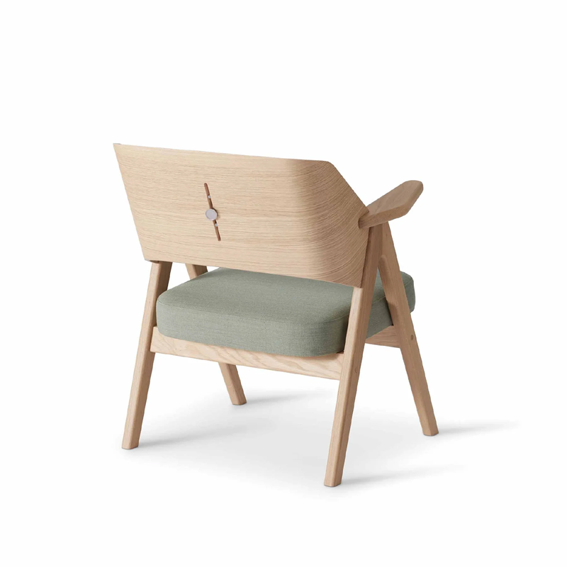 me-tube-he-4752-3 Me Tube loungestol i hvidpigmenteret eg og crisp 4752 stof